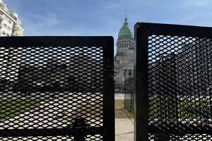 Protestas de organizaciones sociales y sindicatos en el Congreso de la Nación