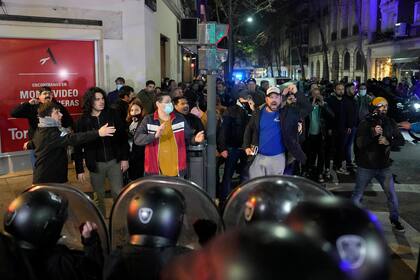 Protestas en la casa de Cristina Fernández  de Kirchner