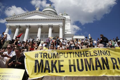 Protestas en las calles de Helsinki ante la visita de Trump