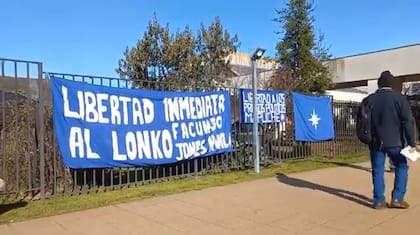 Protestas frente al hospital Nueva Imperial, en el que está internado Facundo Jones Huala