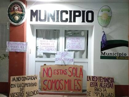 Protestas tras las denuncias de abusos sexuales que habría cometido el intendente de Gilbert