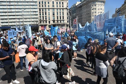 PROTESTAS-UNIDAD PIQUETERA
Las organizaciones sociales de izquierda, integrantes de la Unidad Piquetera (UP), vuelvena las calles en reclamos por la baja de planes sociales