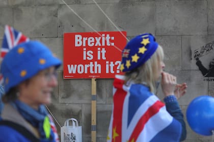 Los organizadores de la manifestación creen que los británicos que entonces votaron por el Brexit, modificarían ahora su posición al tomar conciencia de las consecuencias reales de abandonar la UE 