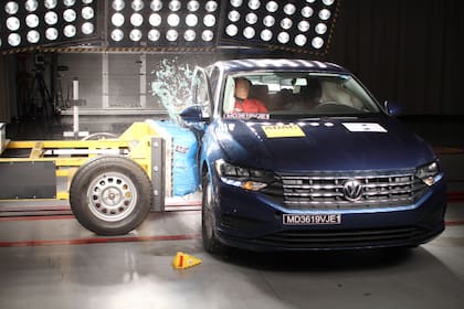 Prueba de impacto lateral del Volkswagen Vento