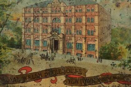 Pryce Jones puso una foto de su nuevo almacén Royal Welsh Warehouse en las latas de los Welsh Cream Toffees