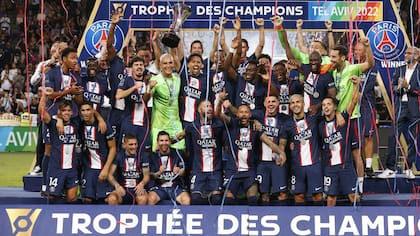 PSG inició la temporada ganando el título de la Supercopa de Francia, ante Nantes