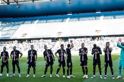 PSG volvió a jugar tras 123 días sin competencia y lo hizo ante 5.000 personas