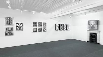 Psicodelia yarte cinético definen la obra de Villafañe.