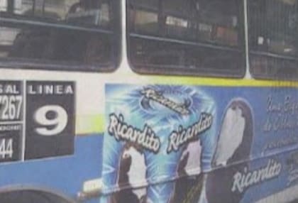 Publicidad del postre uruguayo en un colectivo de la ciudad de Buenos Aires