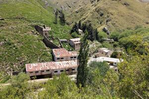 La vieja mina que se convirtió en Pueblo Escondido, y hoy es meca del trekking cordobés