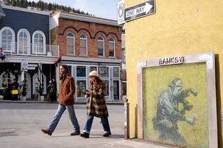 Puede que los medios hayan desenmascarado a Banksy de nuevo y enojen a los fans, no a galeristas