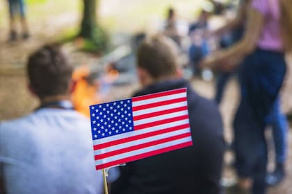 ¿Puede Trump eliminar la ciudadanía por nacimiento?