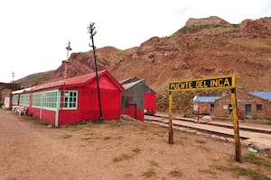 Estaciones con historia siguiendo las vías del Tren Trasandino