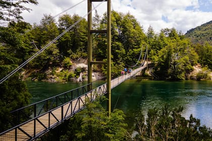 Puente sobre el río Arrayanes