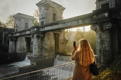 Puerta de esclusa en el río Ljubljanica.