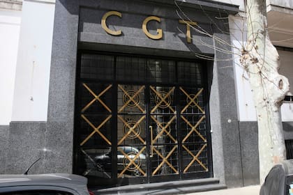 El frente del edificio ubicado en Azopardo 802.