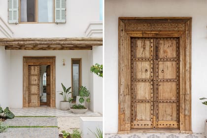 Puerta tallada traída de la India (Compañía Nativa) en la casa de la arquitecta y decoradora Ana Barrio, integrante de Grupo Pauta