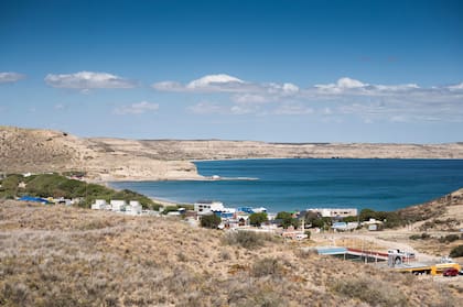 Puerto Pirámides, desde los miradores en altura al entrar al pueblo