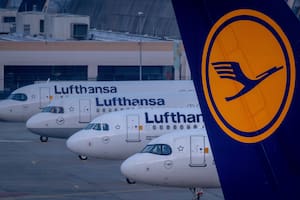 Puestos de trabajo en riesgo: el grupo aéreo Lufthansa dice que podría reducir 4000 empleos para 2030 con ayuda de Inteligencia Artificial