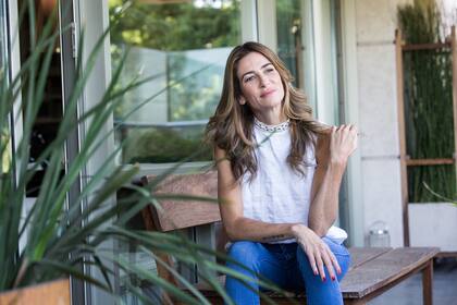"Todavía me cuesta un poco la popularidad. Cuando pasó lo de la China (Suárez) lloraba, quería renunciar al programa, irme al campo a cultivar papas, pero algunas amigas me dijeron que disfrutara, que estaba en la tele, que era de las DJ más conocidas y tal vez la mejor. Al final, terminé disfr