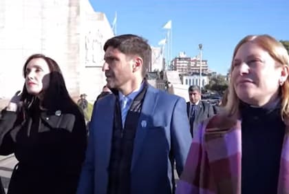Pullaro encabeza el acto oficial por el Día Nacional de la Bandera. Victoria Villarruel participa de la ceremonia