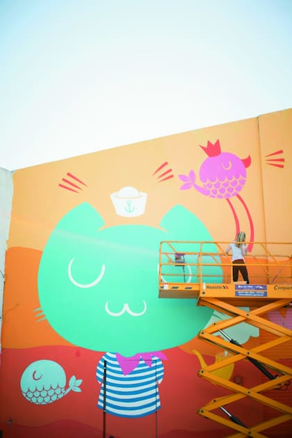 Pum Pum despliega en una calle de Constitución algunos de sus personajes anónimos