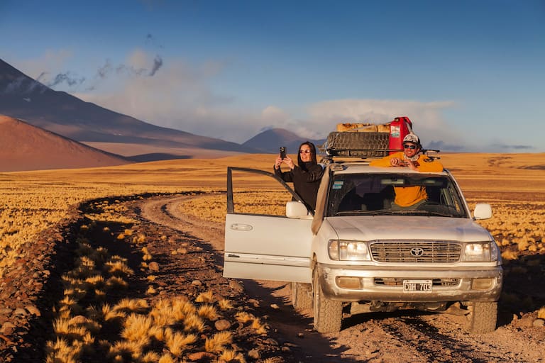 Momento para disfrutar la puna y sacar fotos para recordarla. Foto: Xavier Martín.