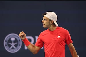 Puño en alto para Francisco Cerúndolo en Miami