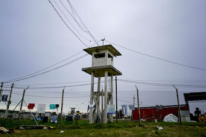 Punta de Rieles es una excepción no solo en Uruguay sino en América Latina, donde los sistemas penitenciarios son sinónimo de tratamiento inhumano, condiciones inhóspitas y una tasa de reincidencia muy alta.