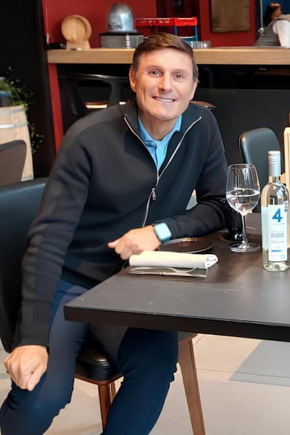 "Pupi" Zanetti en su restaurante en Milán
