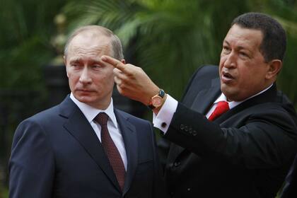 Putin con Chávez, cuando empezaban a acercarse estratégicamente