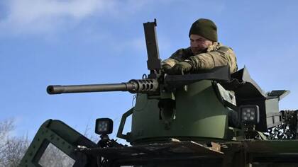 Putin dice que tropas rusas cruzaron a Ucrania desde la región de Kursk durante la noche