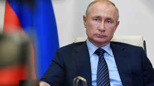 Desde que en agosto el premier ruso Vladimir Putin anunciara el desarrollo de la vacuna hubo polémicas, discusiones y dudas sobre el procedimiento de elaboración