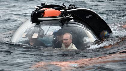 Putin llamó a Macri y le ofreció ayuda en la búsqueda del submarino