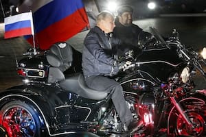 Quiénes son los “Lobos de la Noche”, los motociclistas fanáticos de Putin