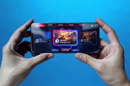 Qualcomm, como Mediatek, está incluyendo motores de trazado de rayos en sus últimos procesadores; permiten calcular con mucho realismo cómo un objeto refleja su entorno