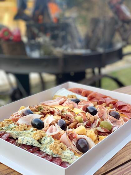 ¿Qué amigo no querría festejar con una picada así?