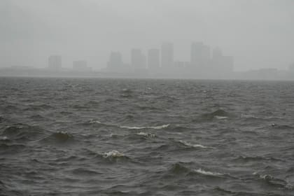 Qué dice el estudio de la NOAA sobre las próximas temporadas de huracanes en el océano Atlántico (AP Foto/Julio Cortez)