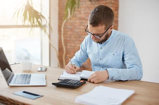 Qué dice la ley sobre los taxes de los inmigrantes en febrero 2026