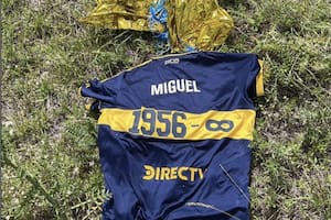 Qué dijo el joven uruguayo que encontró la camiseta de Boca en homenaje a Russo