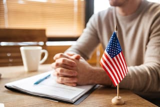 Sin fecha de cierre y con riesgo para migrantes que esperan green card o H-1B