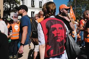 ¿Qué es la izquierda caviar y en qué se diferencia de otras corrientes dentro de la izquierda?