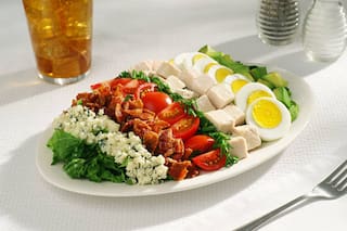 Qué es la ensalada Cobb y por qué deberías probarla