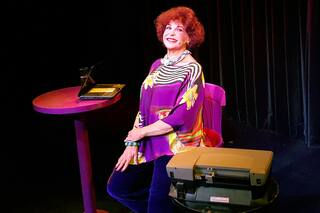 Desopilante unipersonal sobre las nuevas generaciones de mujeres