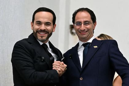 Que la fórmula vicepresidencial de De la Espriella sea un exministro del expresidente Iván Duque generó críticas a su postura de rechazar gobernar con los de siempre