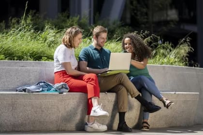 Qué le pasa al cuerpo cuando te sentás con las piernas cruzadas
