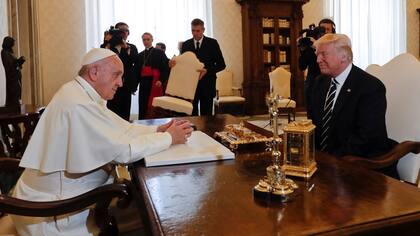 Qué le regaló el Papa a Donald Trump