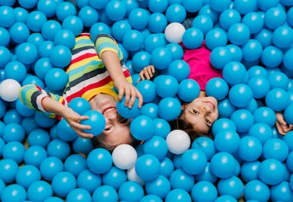 Que los adultos estén presentes en la crianza es clave.