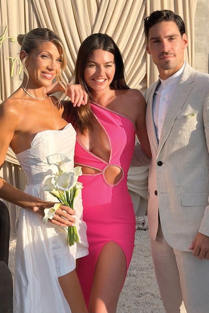 “Qué novios más hermosos; que viva el amor”, escribió en sus redes Sofía “Jujuy” Jiménez