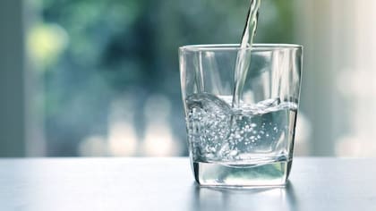 Qué pasa si tomás un vaso de agua fría antes de dormir